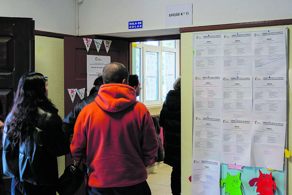 Entidades públicas podem organizar serviços de transportes para levar os eleitores a votar 