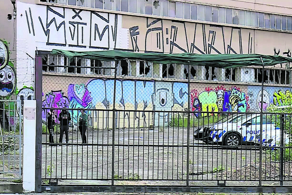 Morto à facada em rixa em armazém devoluto à frente da namorada