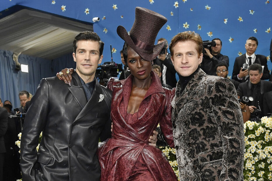 Roberto Bolle, Jodie Turner-Smith e Daniel Lee no Met Gala