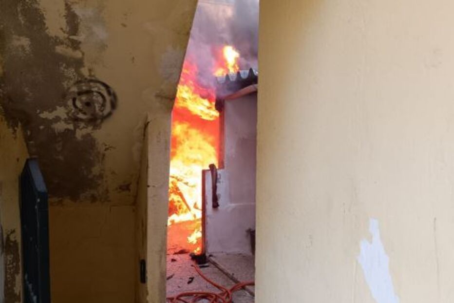 Incêndio em anexo em Almada