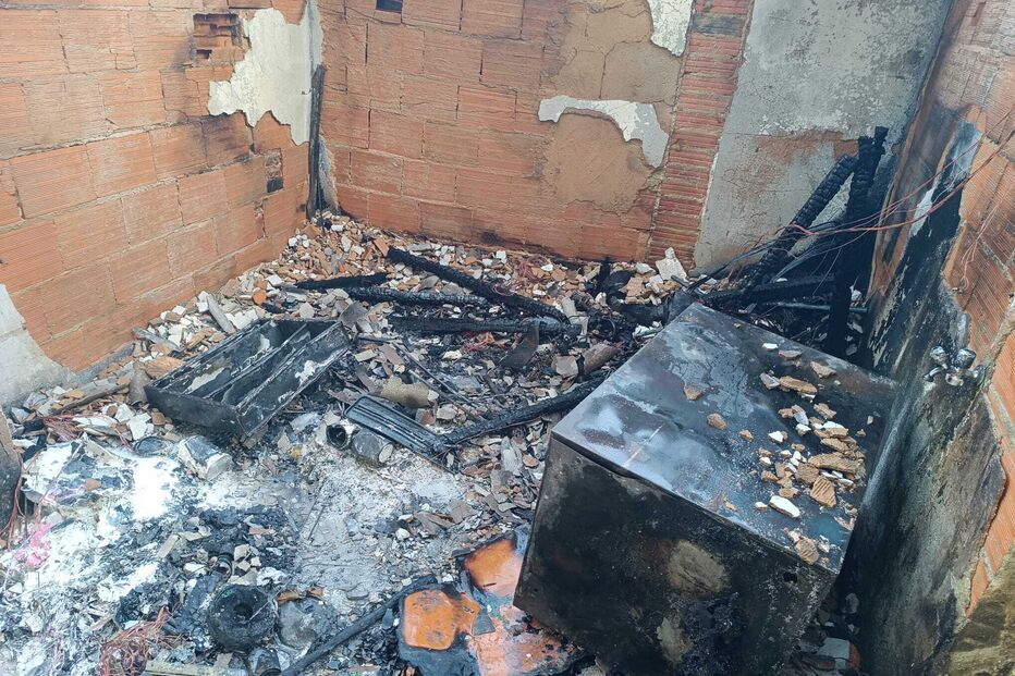 Incêndio em anexo em Almada