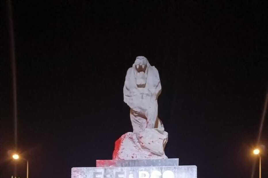Estátua do leão junto do Estádio de Alvalade vandalizada