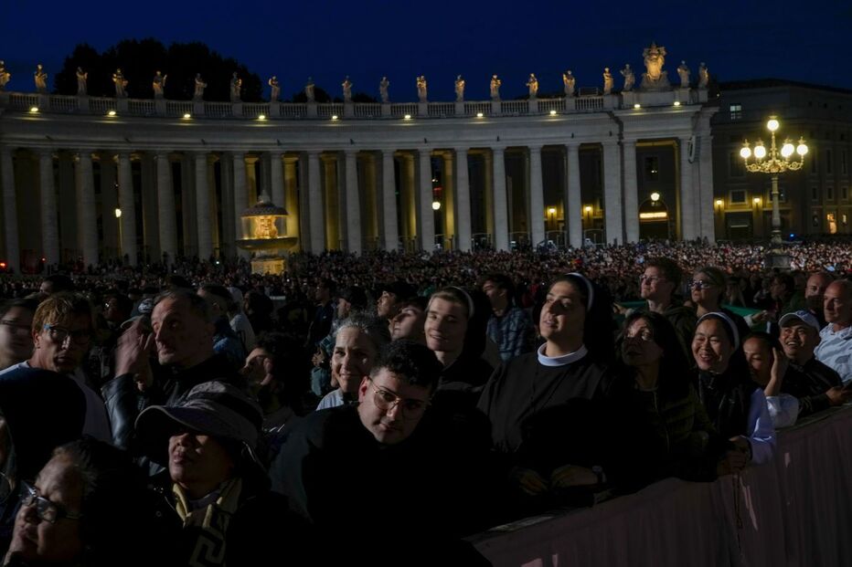 Fiéis no Vaticano