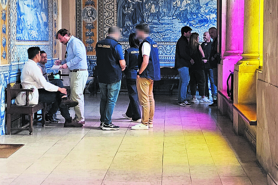 Arguidos e PJ em tribunal 