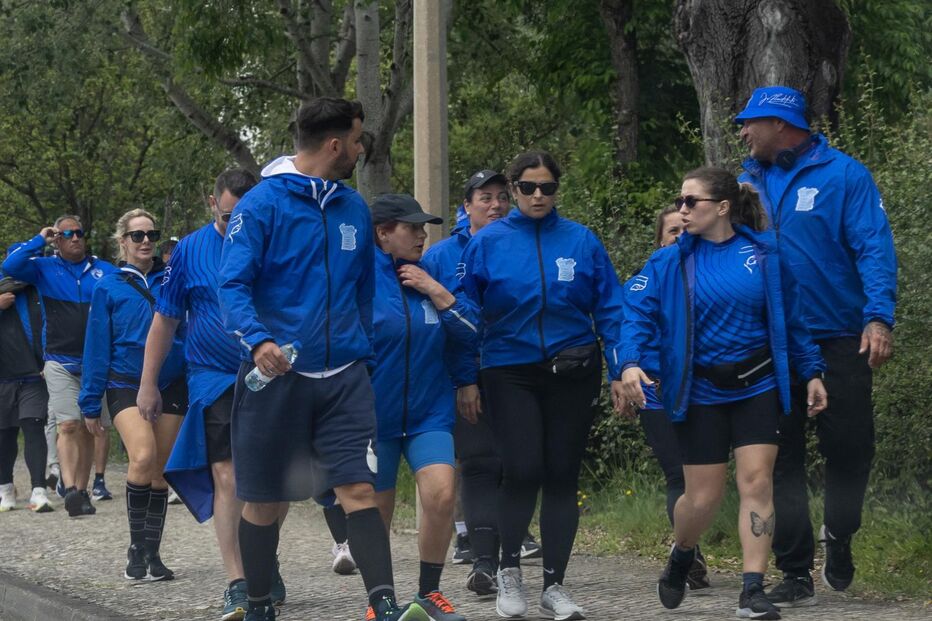 Sandra Madureira e claque dos Super Dragões em peregrinação a Fátima