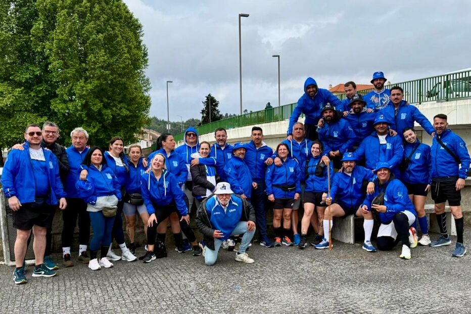 Sandra Madureira e claque dos Super Dragões em peregrinação a Fátima