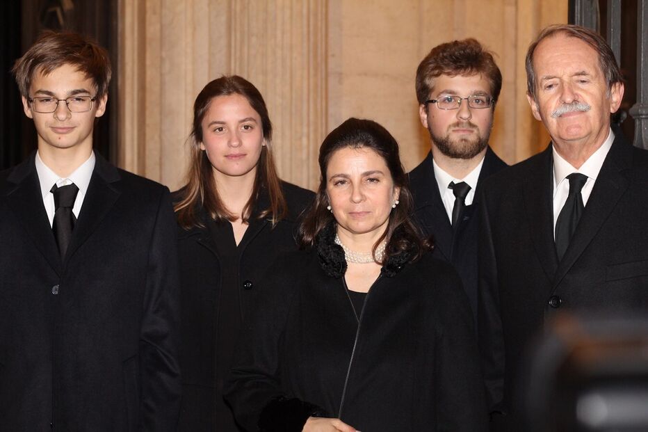 D.Duarte de Bragança, D.Isabel Herédia e filhos.JPG