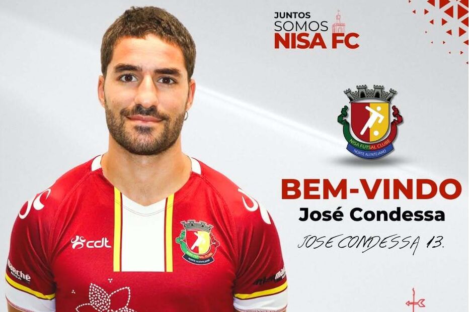 José Condessa com o equipamento da equipa de futsal