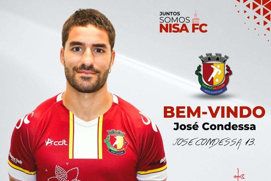 José Condessa com o equipamento da equipa de futsal