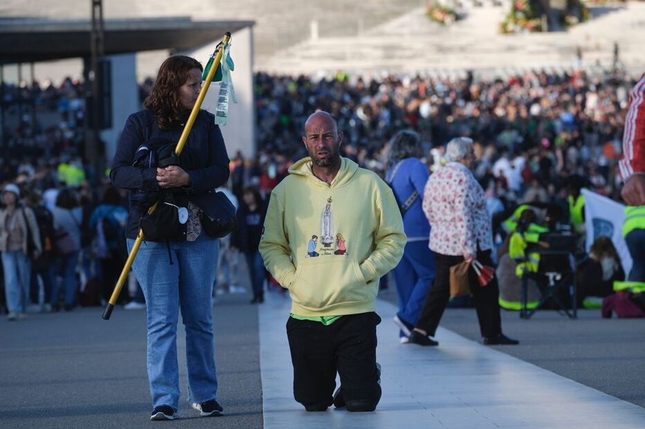 Milhares de peregrinos chegam a Fátima na véspera do 13 de maio 