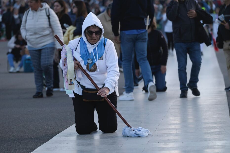 Milhares de peregrinos chegam a Fátima na véspera do 13 de maio 