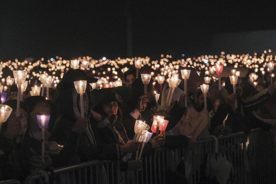 Procissão das velas no Santuário de Fátima 