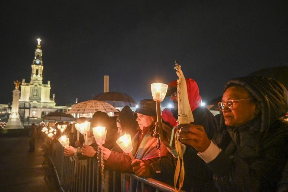 Procissão das velas no Santuário de Fátima 