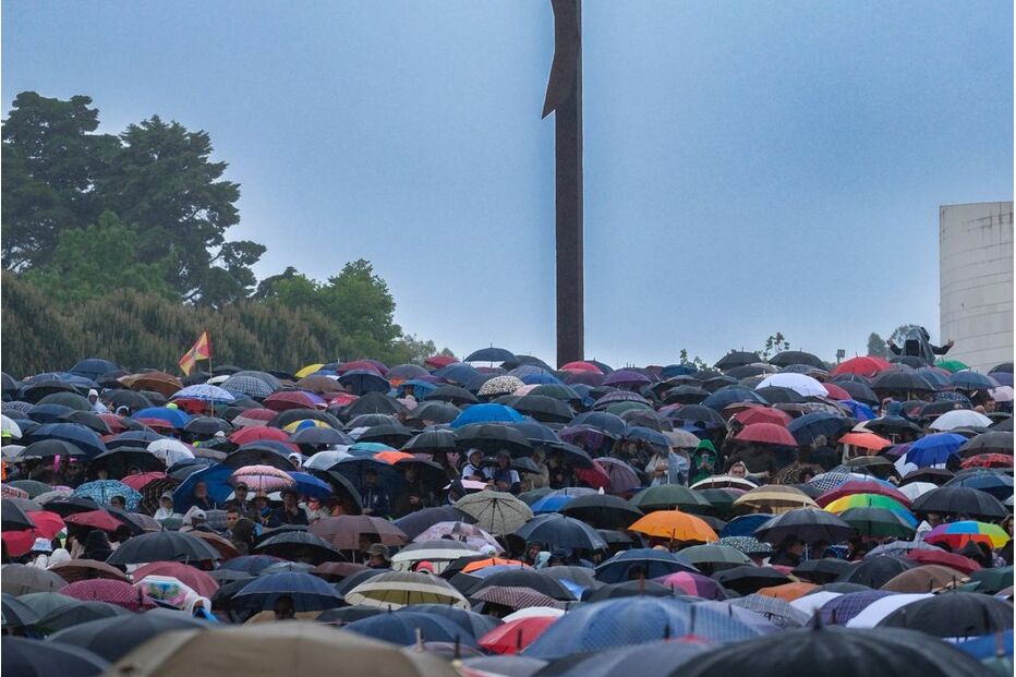 Manhã de 13 de maio no Santuário de Fátima  