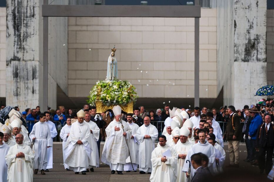 Manhã de 13 de maio no Santuário de Fátima  
