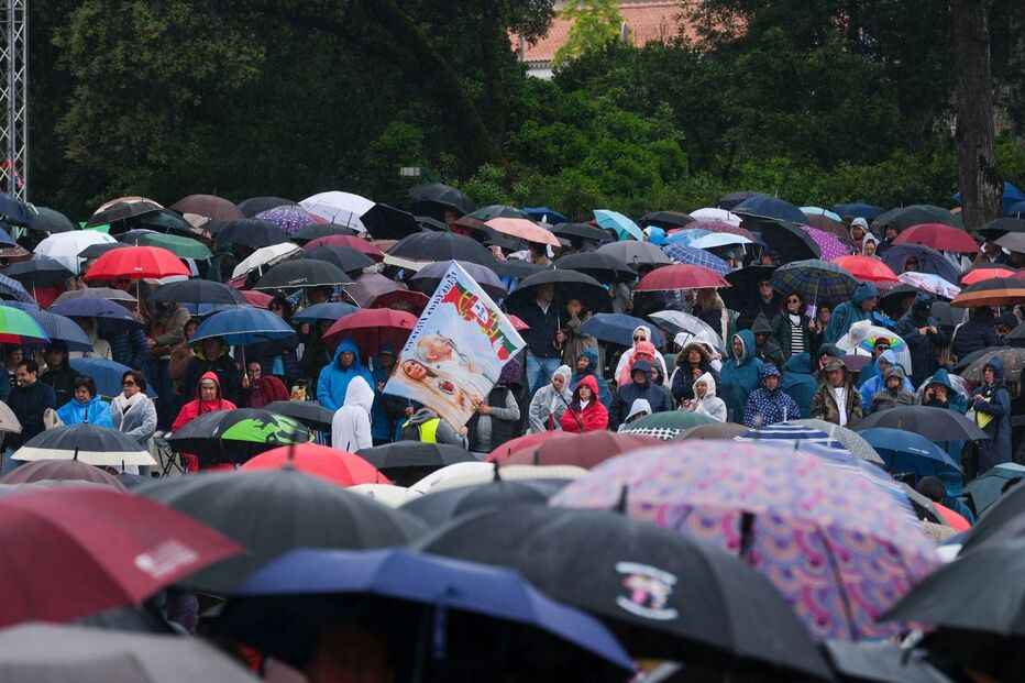 Manhã de 13 de maio no Santuário de Fátima  