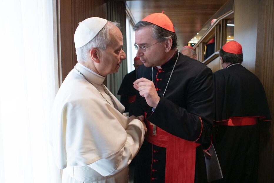 Papa Leão XIV com o cardeal Américo Aguiar