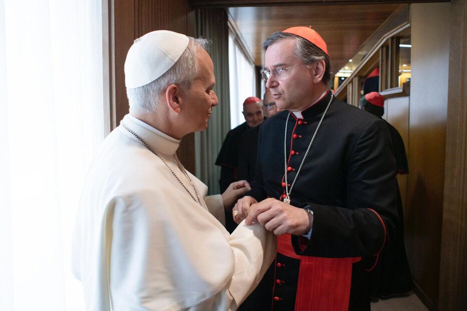 Papa Leão XIV com o cardeal Américo Aguiar