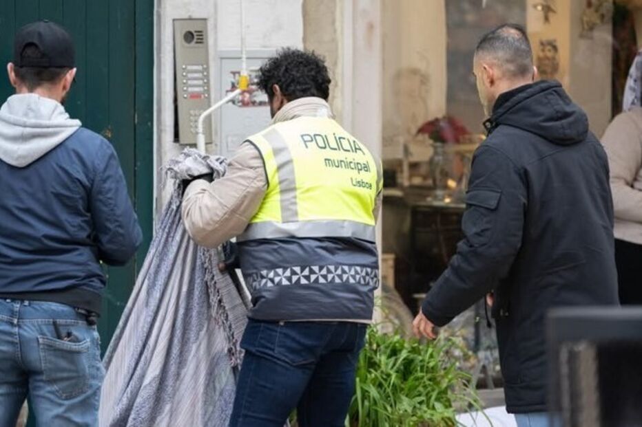 Polícia Municipal apreende material contrafeito e duas viaturas em rusga junto à Torre de Belém