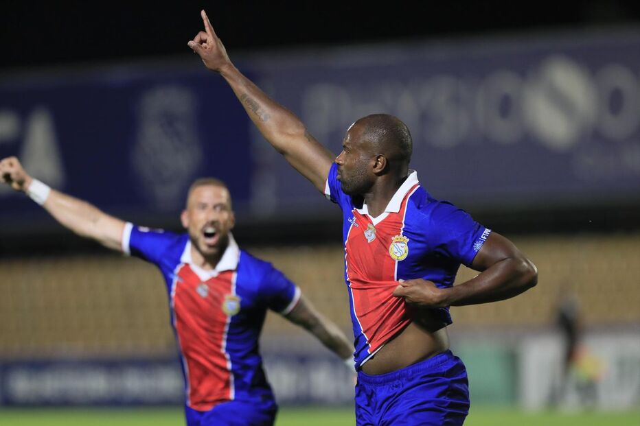 Alverca vence Portimonense por 2-1