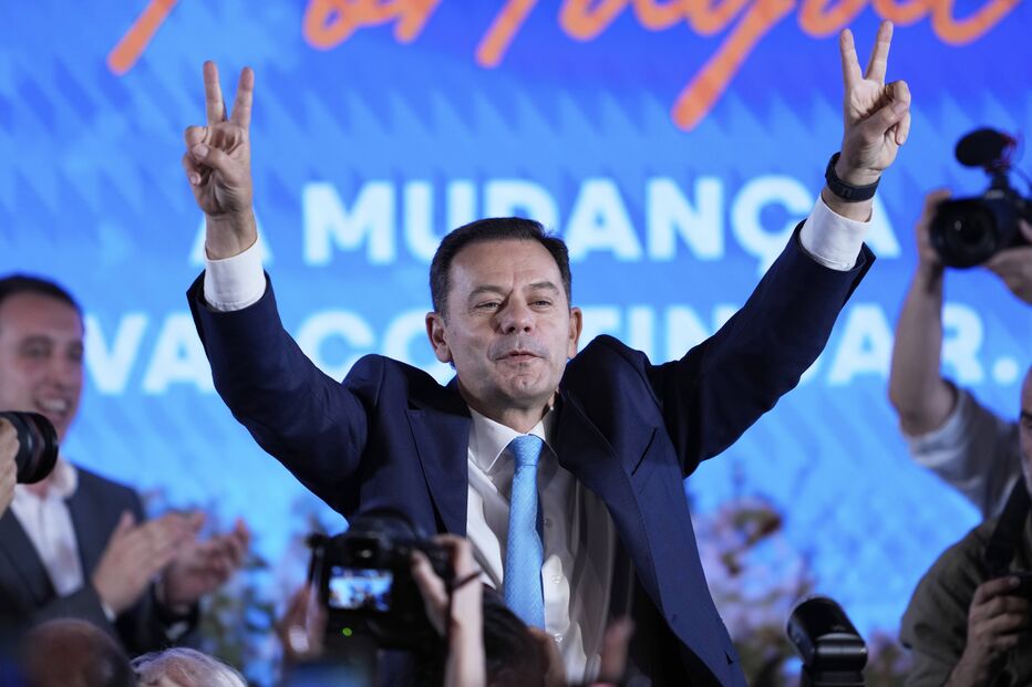 Luís Montenegro juntou a família na declaração de vitória