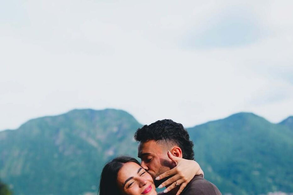 João Mário pede namorada em casamento