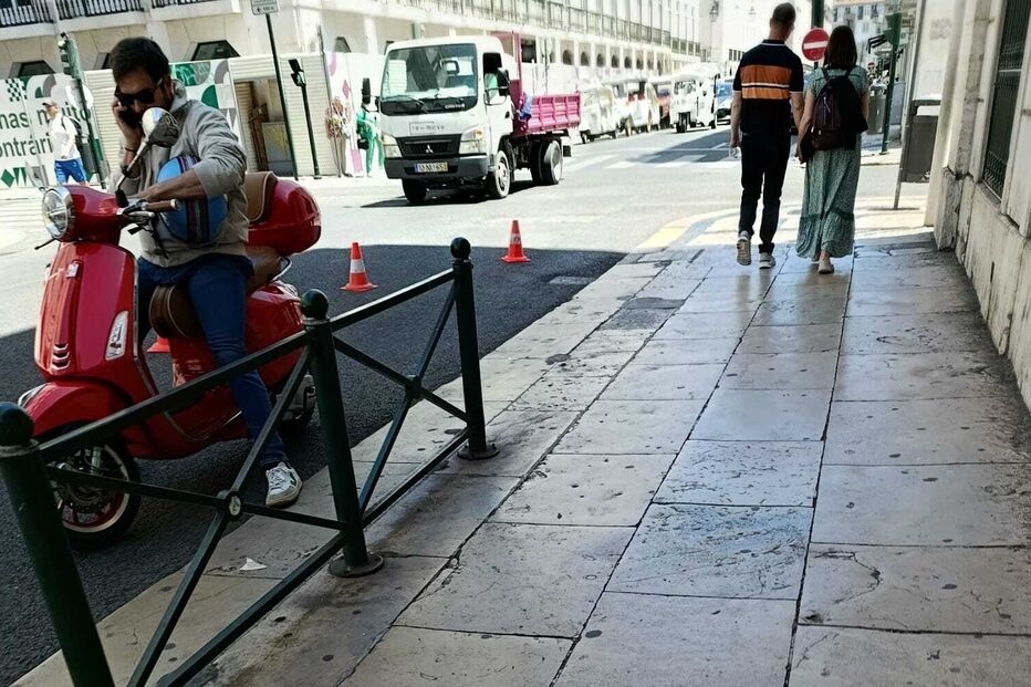 Ricardo Martins Pereira foi buscar Sara Veloso de mota ao centro de Lisboa