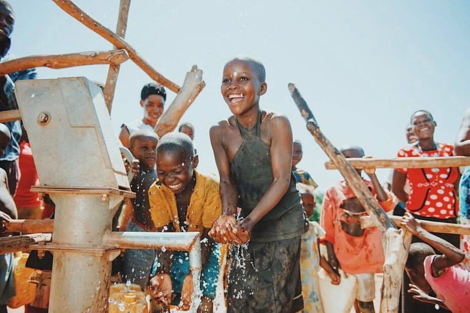 Fundos para abertura de furos de água potável em África