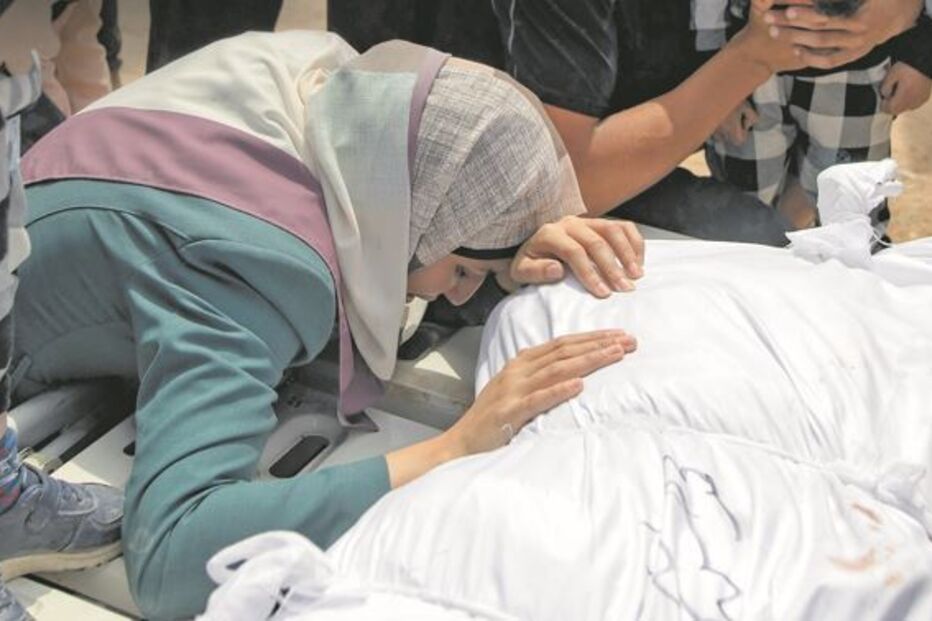 Há dezenas de palestinianos debaixo dos escombros