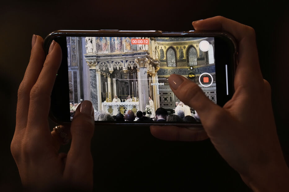 Papa toma posse como Bispo de Roma na Basílica de Latrão