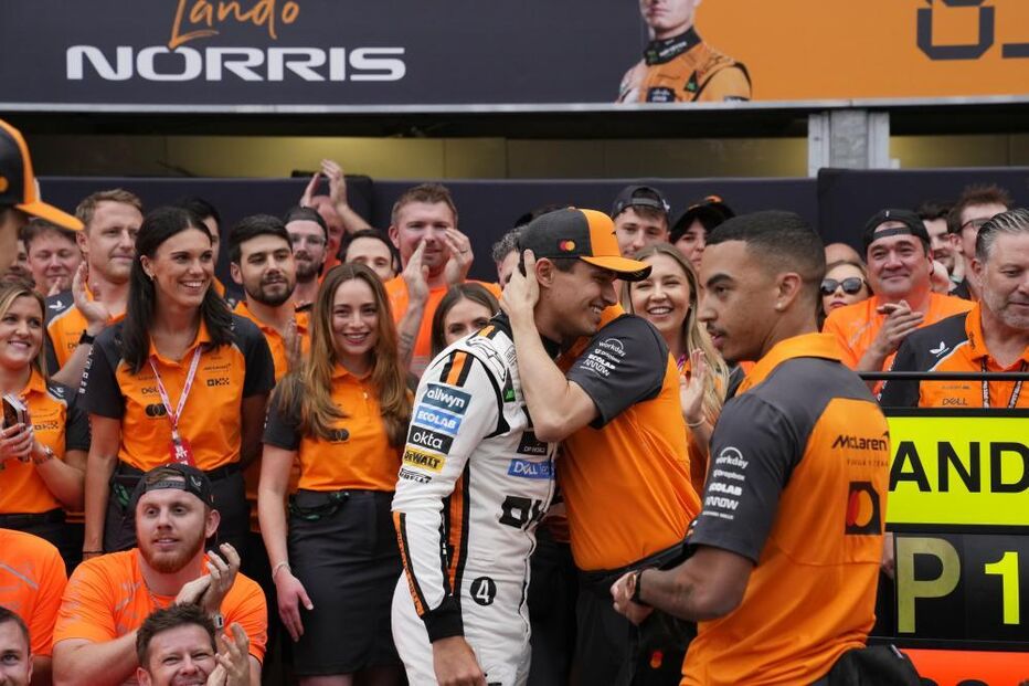 Lando Norris festeja vitória