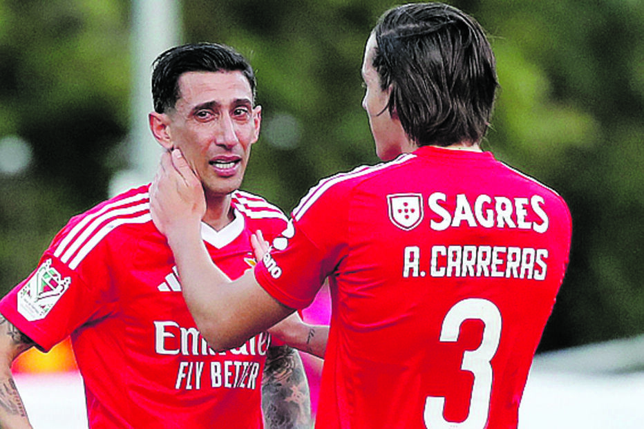 Di María confortado por Álvaro Carreras  no Jamor