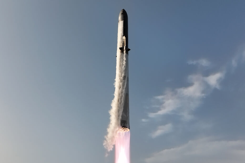 Foguetão Starship de Musk desintegra-se uma hora após descolagem em nono teste