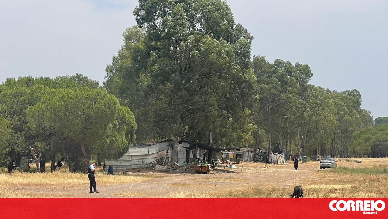 “Tragédia em Amareleja: Pai Executa Filho a Tiro em Crime Chocante!” #ÚltimasNotícias #Portugal “Tragédia em Amareleja: Pai Executa Filho a Tiro em Crime Chocante!” #ÚltimasNotícias #Portugal