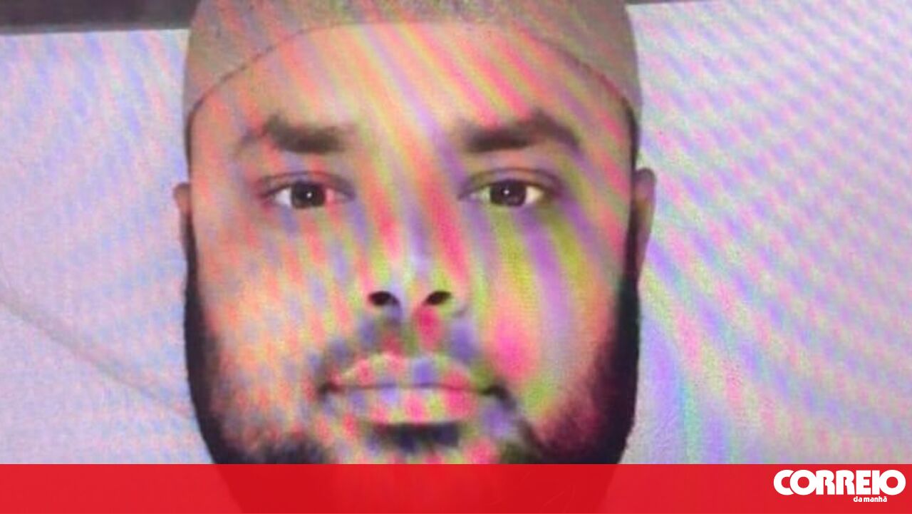 Shocking Crime in Almada: Man Killed by Two Minors in Front of His Family