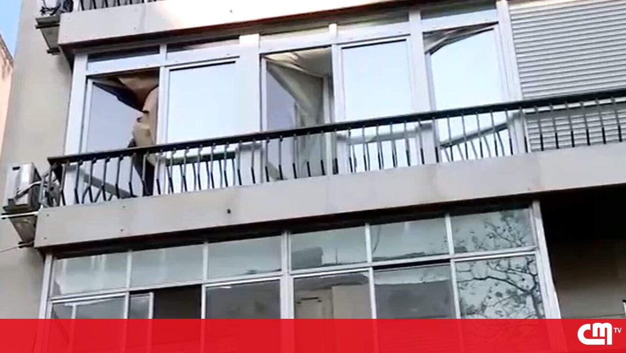 Tragedy Strikes Lisbon: Man Dies in Fire on 5 de Outubro Avenue