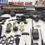 Armas e materiais apreendidos, pela Polícia Judiciária, ao Movimento Armilar Lusitano