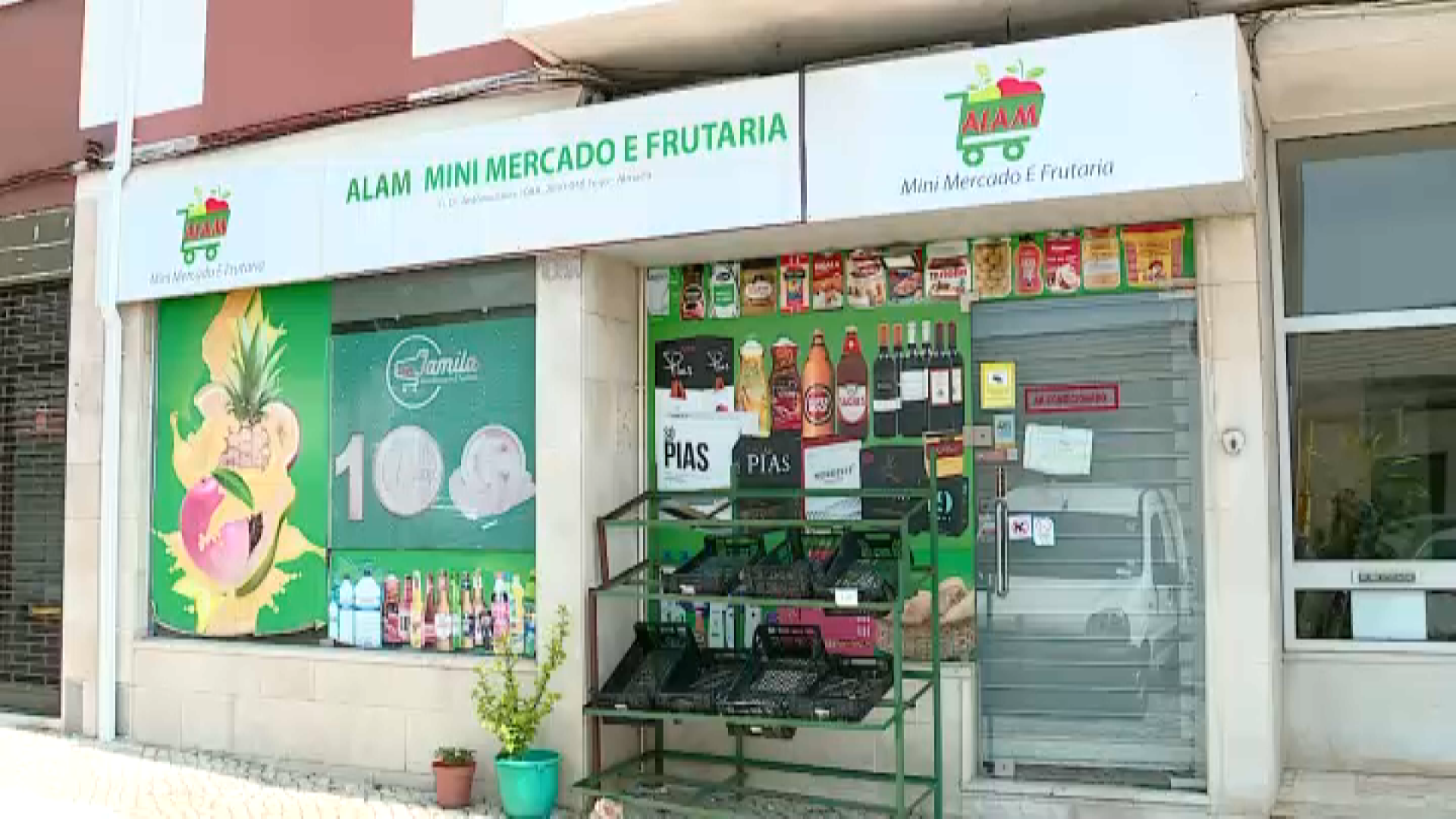 Homem morto a tiro na própria mercearia no Feijó em Almada. Mulher e filhas menores assistiram a tudo