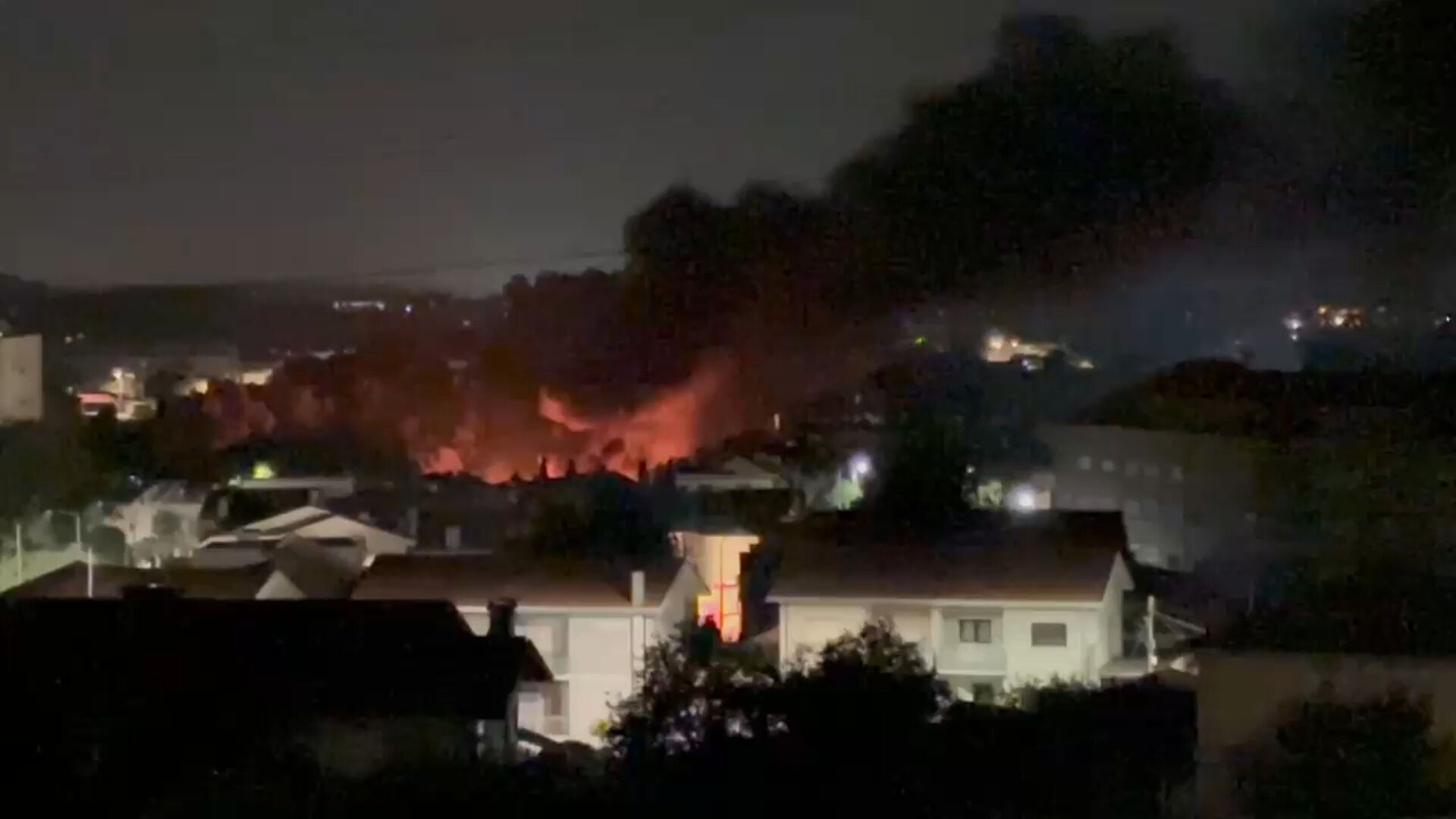 Incêndio deflagra em Vila Nova de Gaia