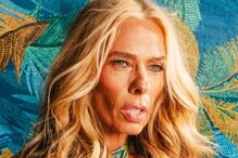 Adriane Galisteu recorda tempo em Sintra com produção fotográfica