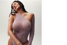 Kylie Jenner revela detalhes sobre implantes mamários e cirurgiões alertam para riscos