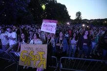 Público apoia a banda 