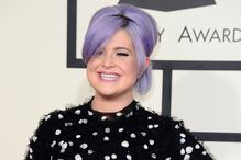 Kelly Osbourne surge transformada após perda de peso e mudança de estilo
