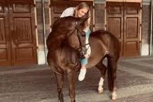 Princesa Amália sofre acidente de cavalo; Rainha Máxima acompanha situação