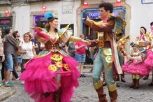 Marchas de Lisboa: Alcântara e Bairro Alto vencem 'ex aequo'. Pedro Granger e Luís Borges festejam.
