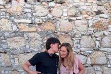 Fernanda Serrano apoia o filho DJ, Santiago, numa festa 