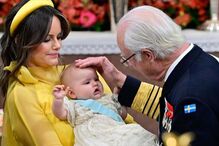 Batizado da princesa Inês na Suécia com a presença dos príncipes Carl Philip e Sofia