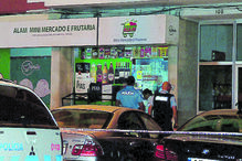 Polícia investiga homicídio em minimercado no Feijó, Almada