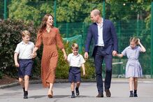 Guilherme, Kate e os filhos a caminho da escola