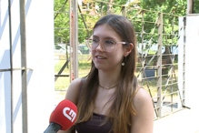 Alunos reagem ao exame de Português na Escola Clara de Resende, Porto.
